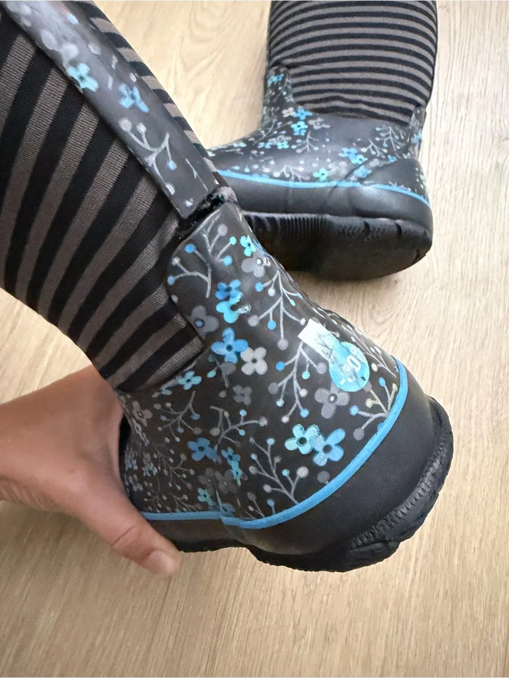Bogs Kids Black Floral Waterproof Rain Snow Boots size 12c kids
